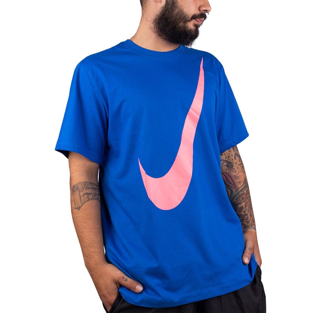 camiseta nike nsw swoosh