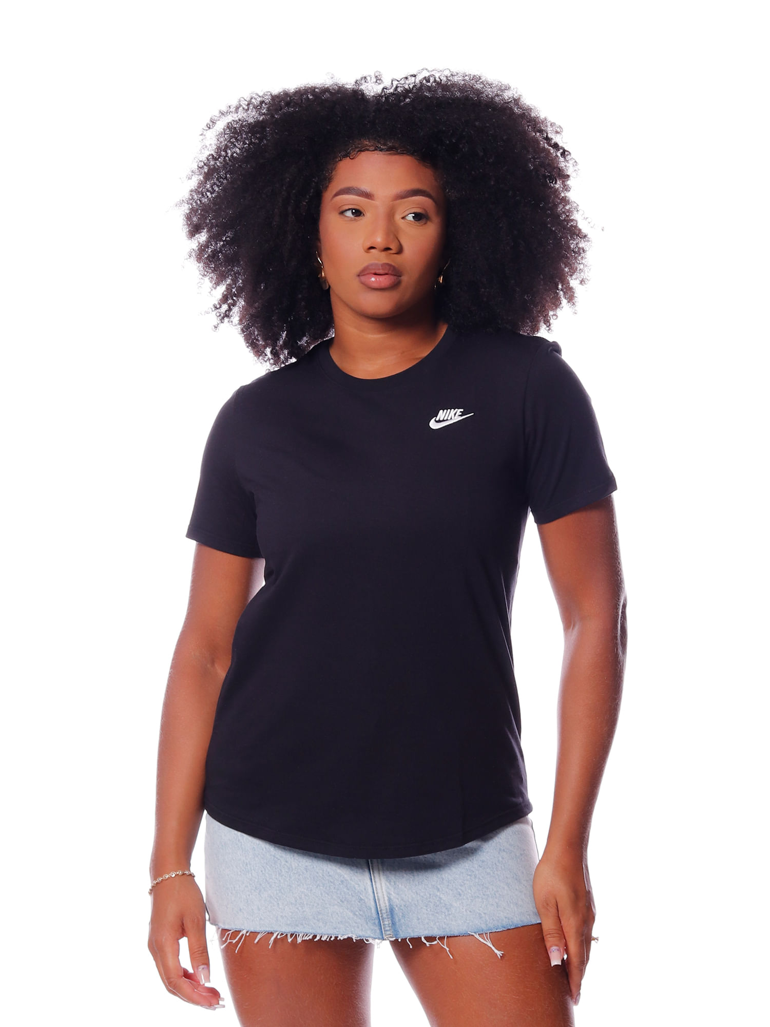 Camiseta-nike-sportswear-club-essentials-feminina-Preto